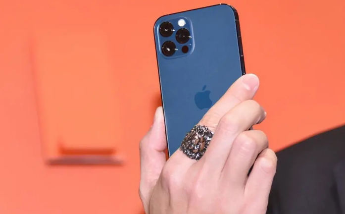 额济纳苹果手机维修分享iPhone12系列重启方法教程 